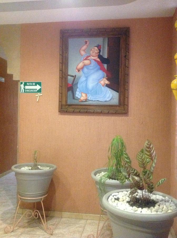 Hotel Colombo サン・ファン・デ・ロス・ラゴス エクステリア 写真